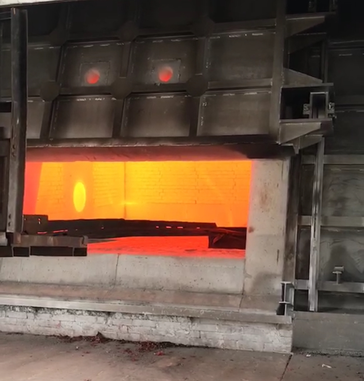 Consigli per la costruzione e la cottura del rivestimento del forno di fusione dell'alluminio